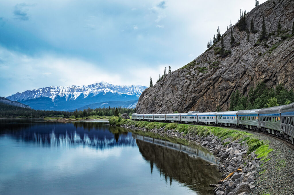 train tours of alaska